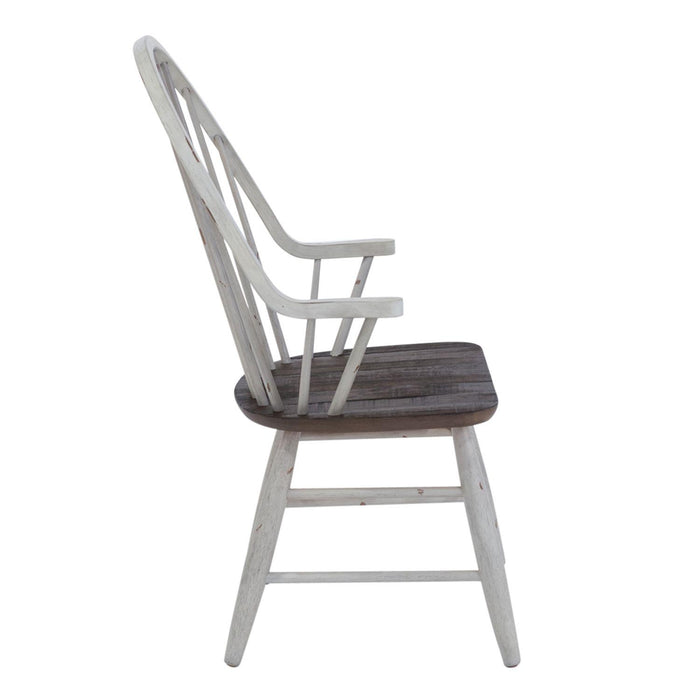 Liberty Furniture Industries Inc. Farmhouse 139WH-C1000A Windsor Back Arm Chair IMAGE 3