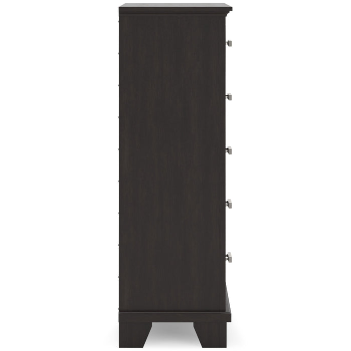 Signature Design by Ashley Covetown B441-46 Five Drawer Chest IMAGE 4