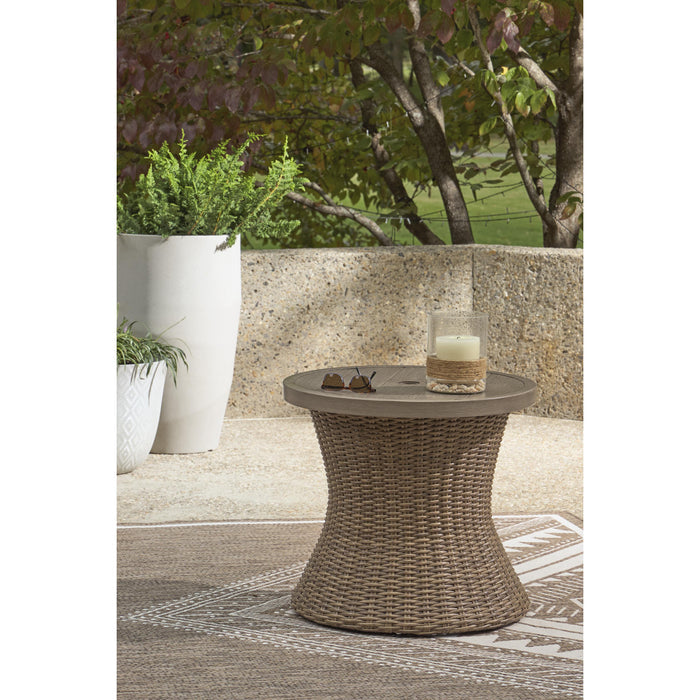 Signature Design by Ashley Laguna Heights PCP790-706 Round End Table with Umbrella Option IMAGE 2