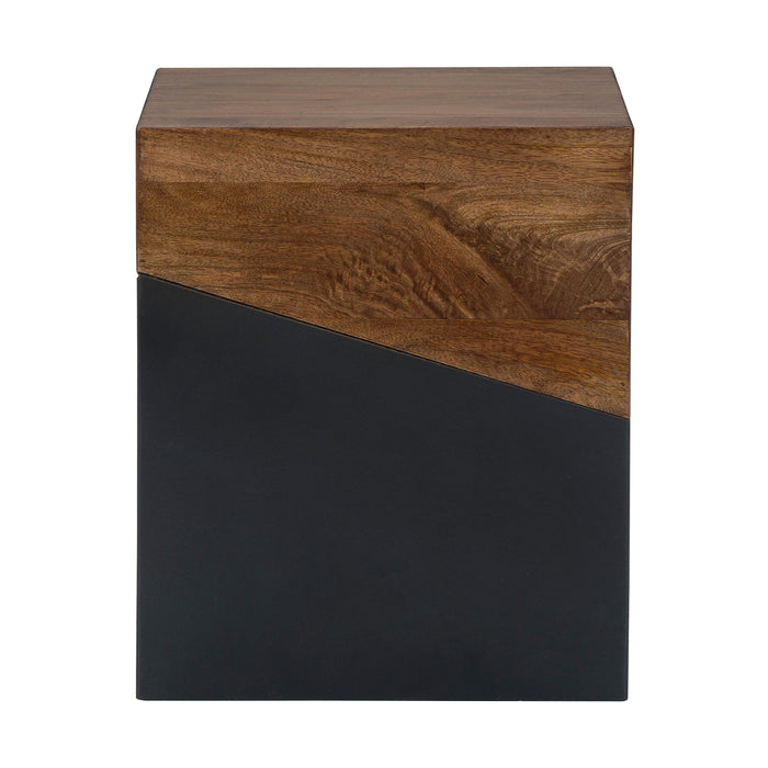 Signature Design by Ashley Trailbend A4000311 Accent Table IMAGE 2