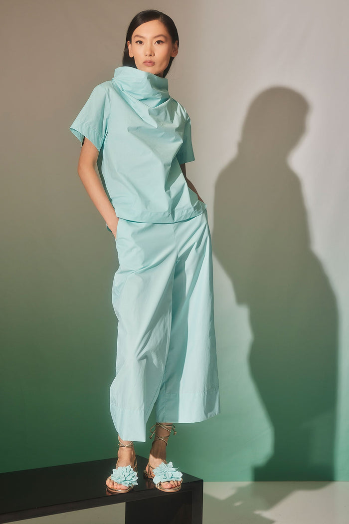 Techno Poplin Short Sleeve Funnel Neck Top